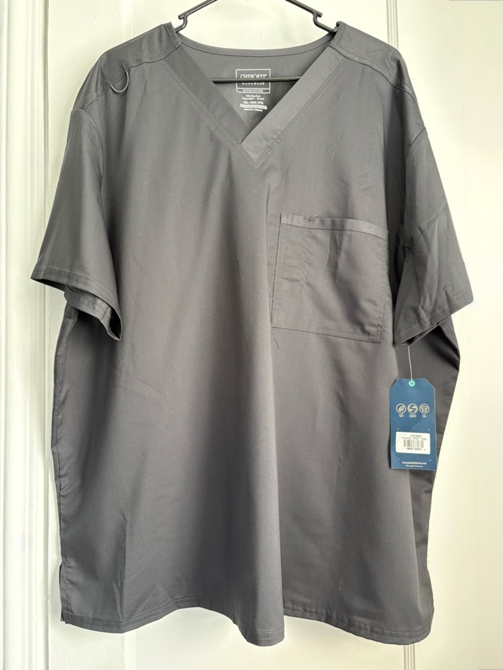 NWT Unisex Gray V-Neck Medical Scrub Top – Short Sleeve Utility Pocket Sz: 2XL